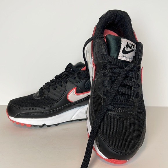 Nike Air Max, Wm’s Sz 8.5, black and coral/pink - Picture 2 of 6